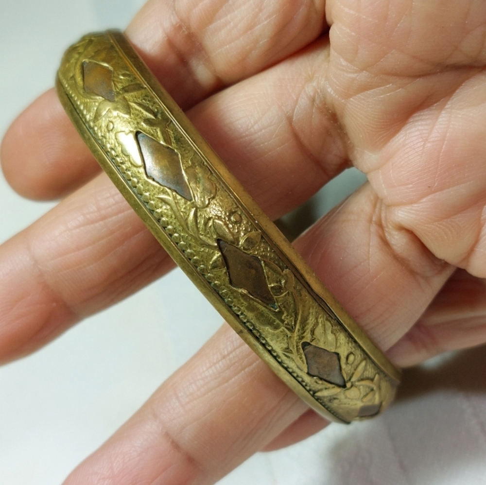 Vintage Unique Diamond Cutout Floral Embossed Brass Bangle Bracelet